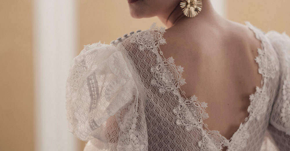 Vestidos de novia 2021 Lorena Merino: Oda a una elegancia atemporal